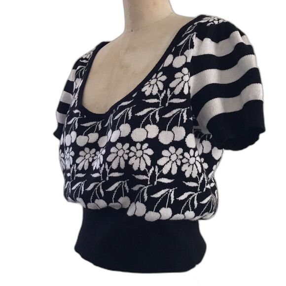 Anthropologie Black Floral Stretch Knit Retro Whimsical Cropped Cutout Top - M - Picture 2 of 9